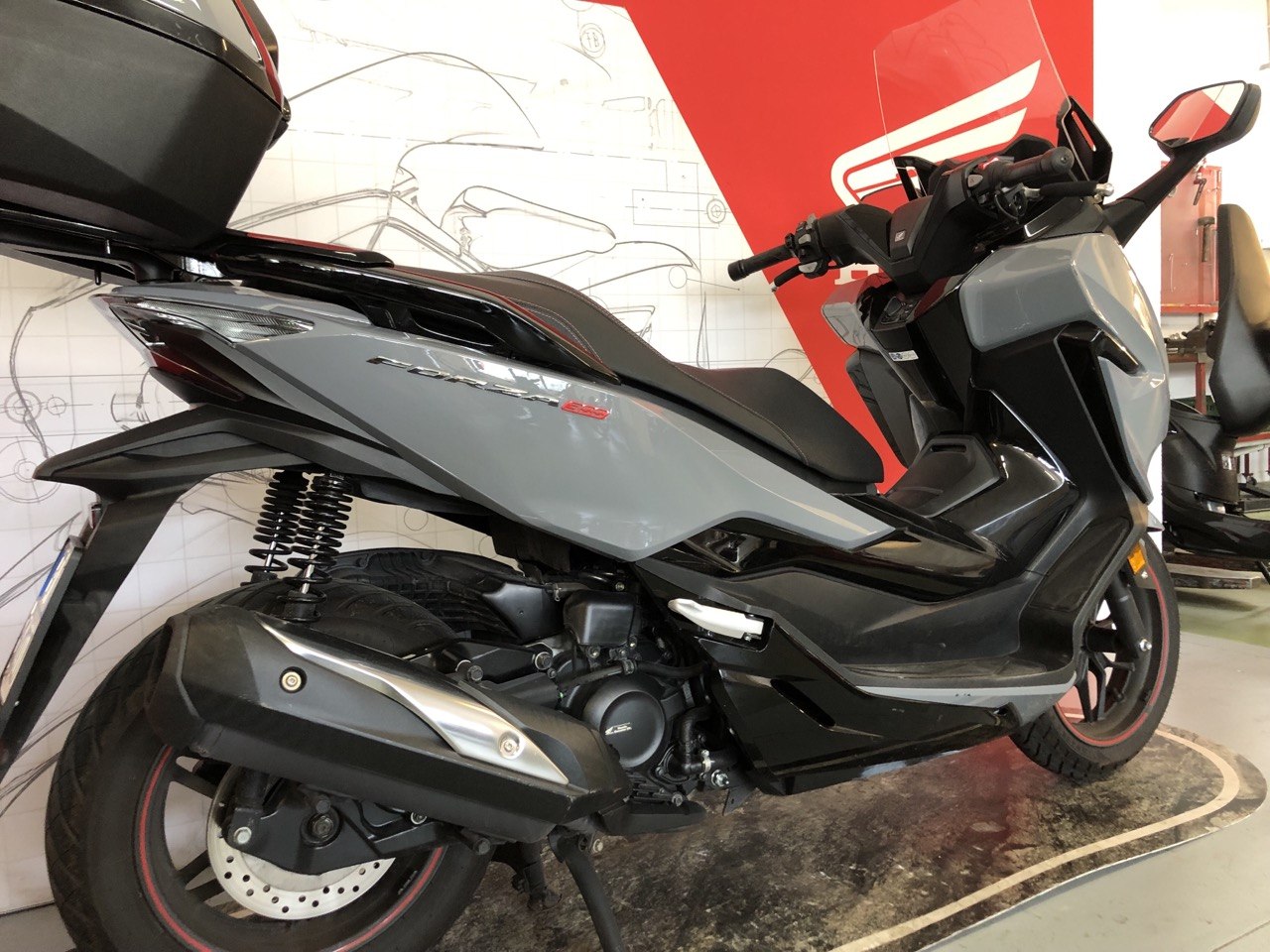 HONDA FORZA300 2020 4200EUR (3)