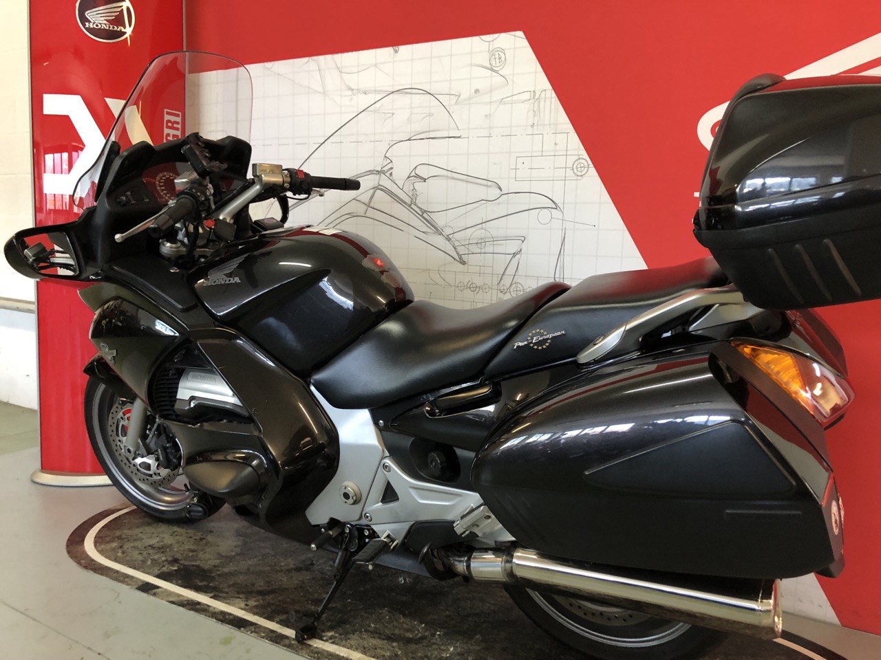 HONDA PAN EUROPEAN1300 2009 5000EUR (2)