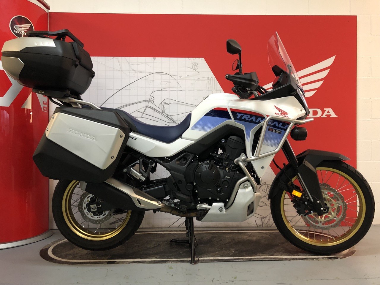 HONDA XL750 2023 9900EUR (4)