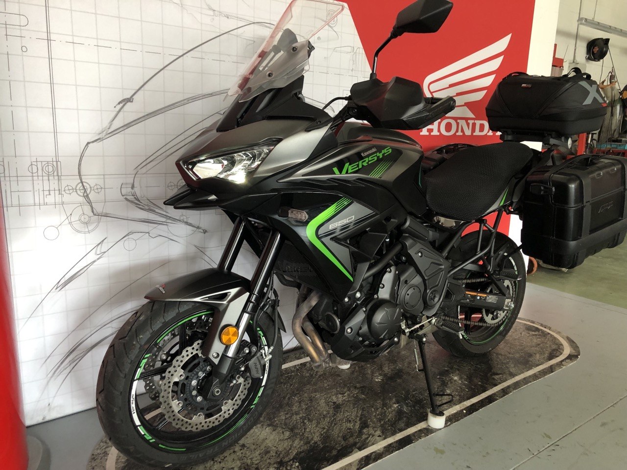 KAWASAKI VERSYS650 2025 6400EUR (10)