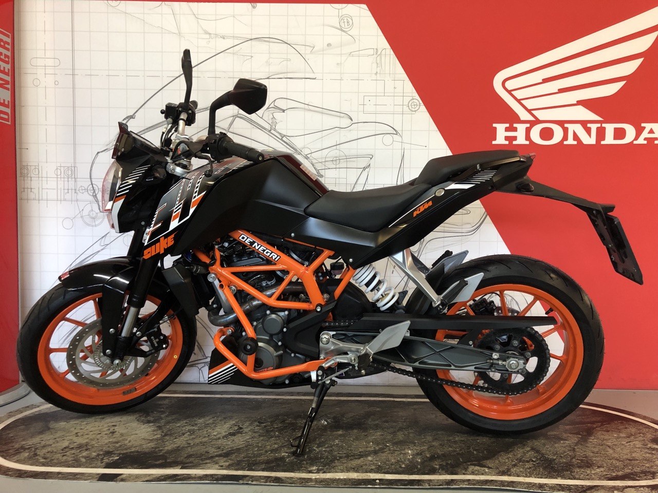 KTM DUKE390 (1)