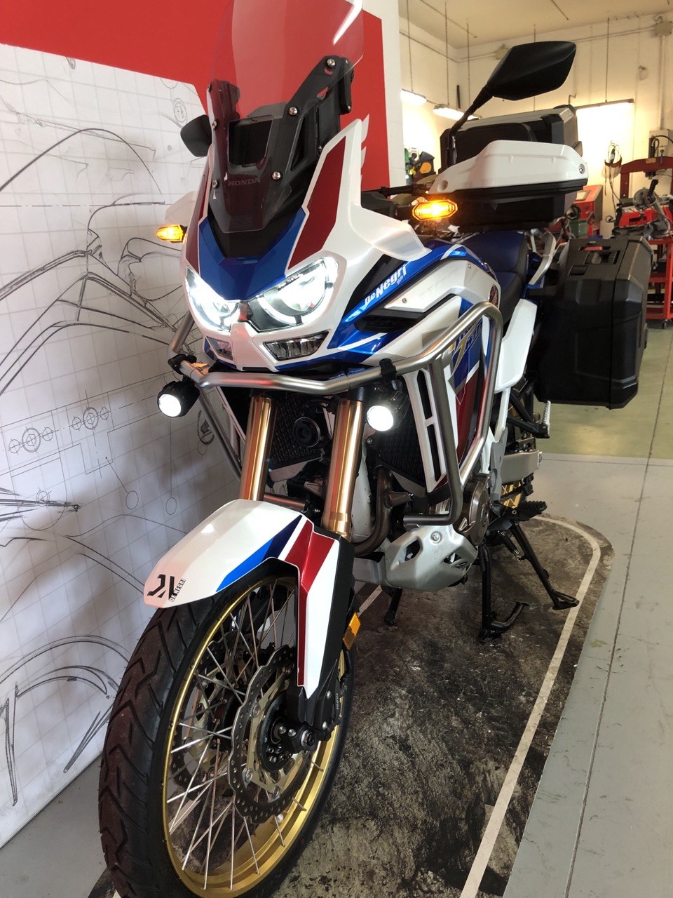 HONDA CRF1100D 2019 12900EUR(10)