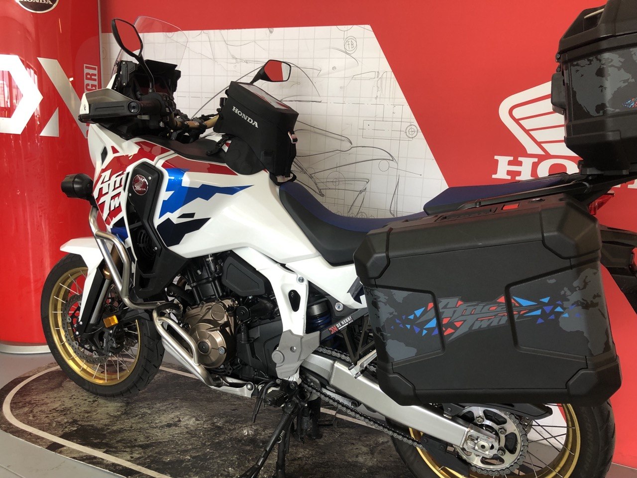 HONDA CRF1100D4 2025 16500E (6)