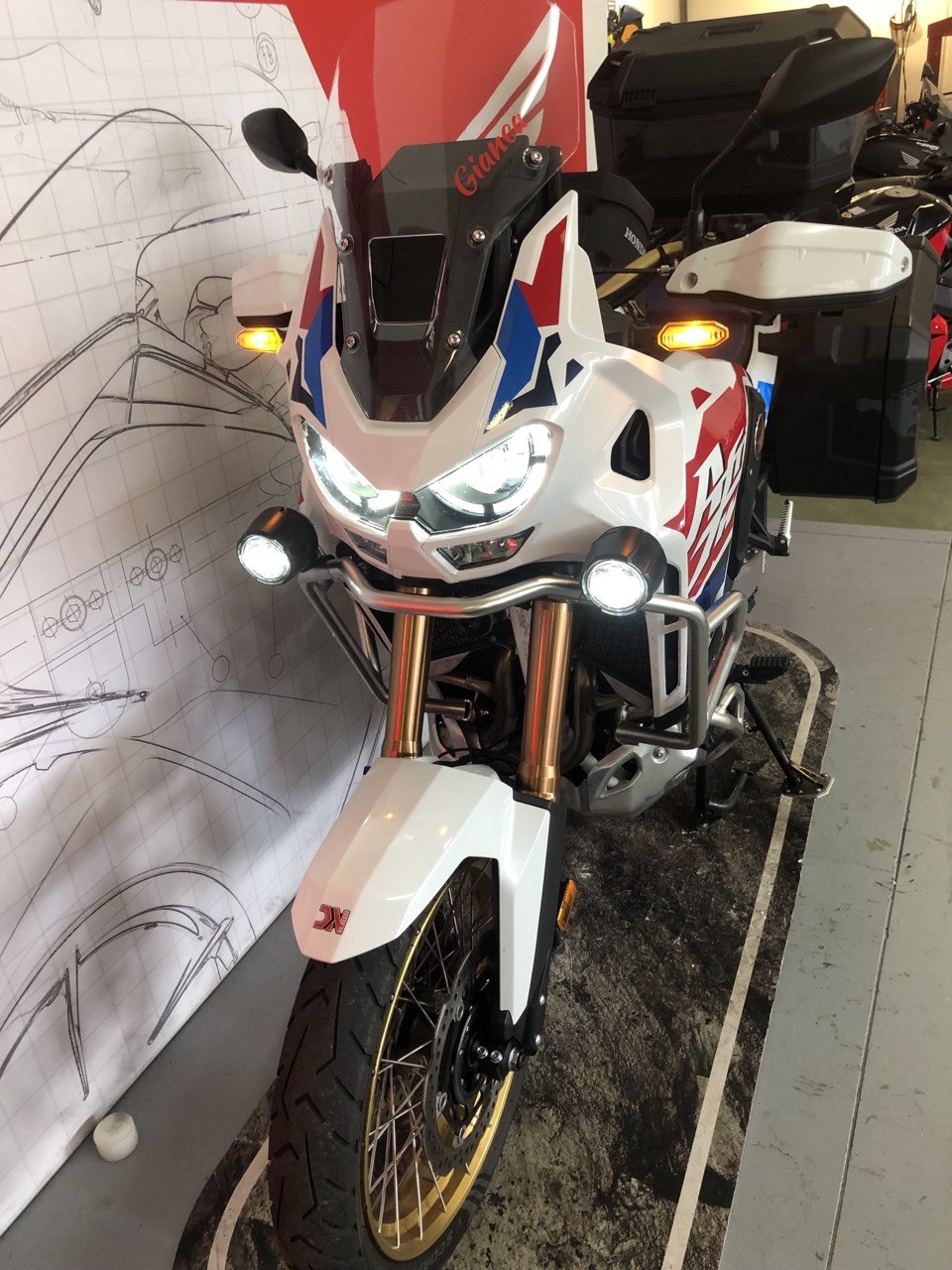 HONDA CRF1100D4 2025 16500E (7)