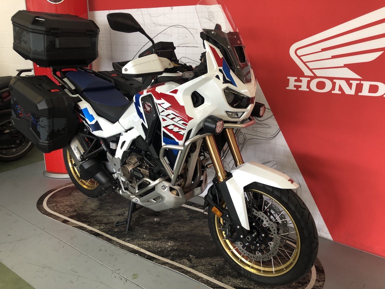 HONDA CRF1100D4 2025 16500E (8)