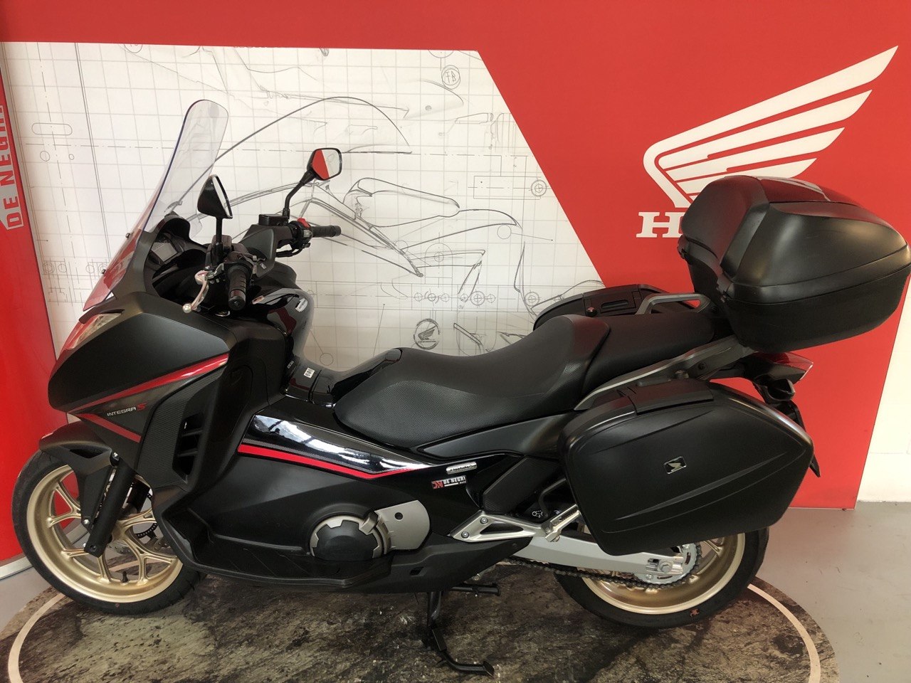 HONDA INTEGRA 2015 4800EUR (2)