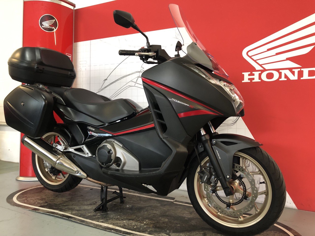 HONDA INTEGRA 2015 4800EUR (7)