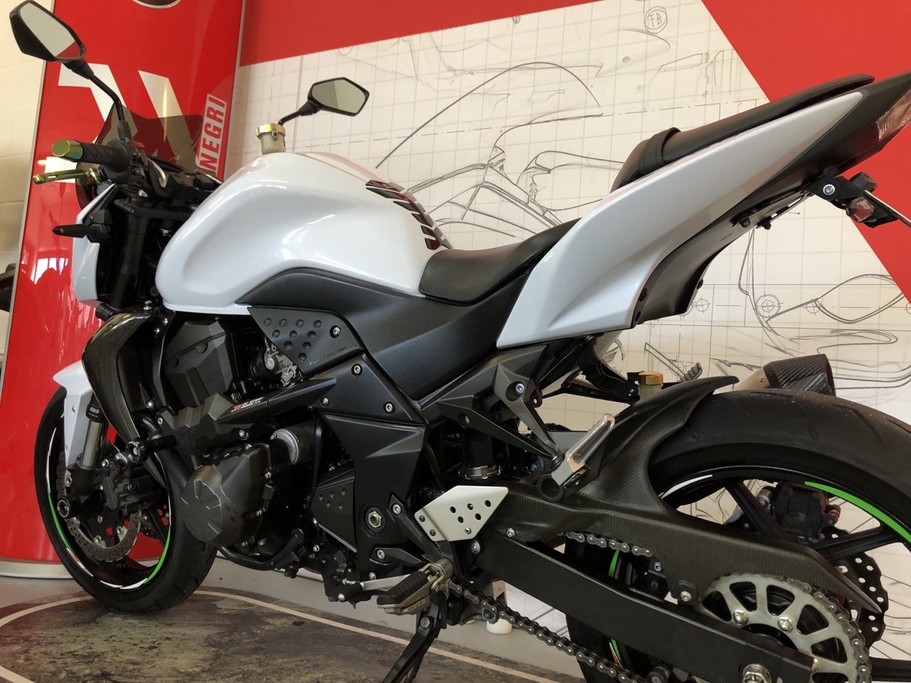 KAWASAKI Z750 2012 3700EUR (4)