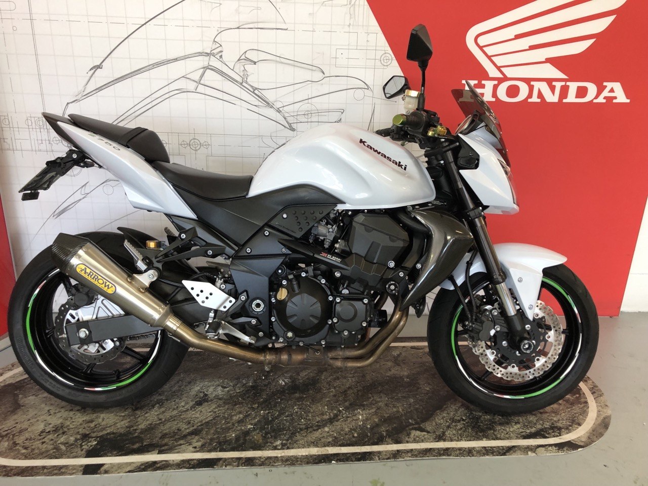 KAWASAKI Z750 2012 3700EUR (5)