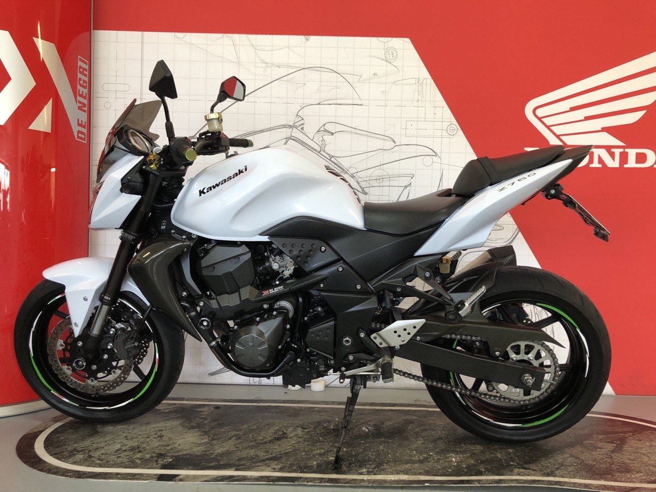 KAWASAKI Z750 2012 3700EUR (6)