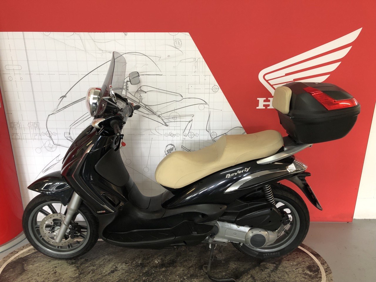 PIAGGIO BEVERLY250 2008 1400EUR(11)