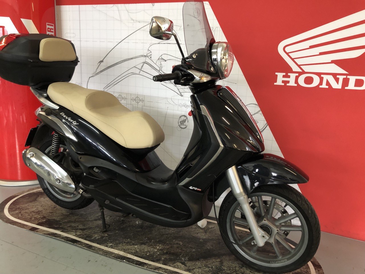 PIAGGIO BEVERLY250 2008 1400EUR(12)
