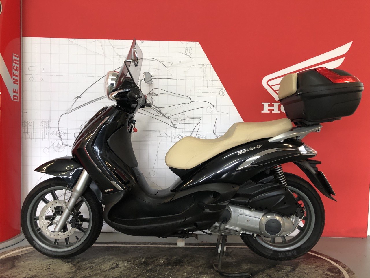 PIAGGIO BEVERLY250 2008 1400EUR(13)