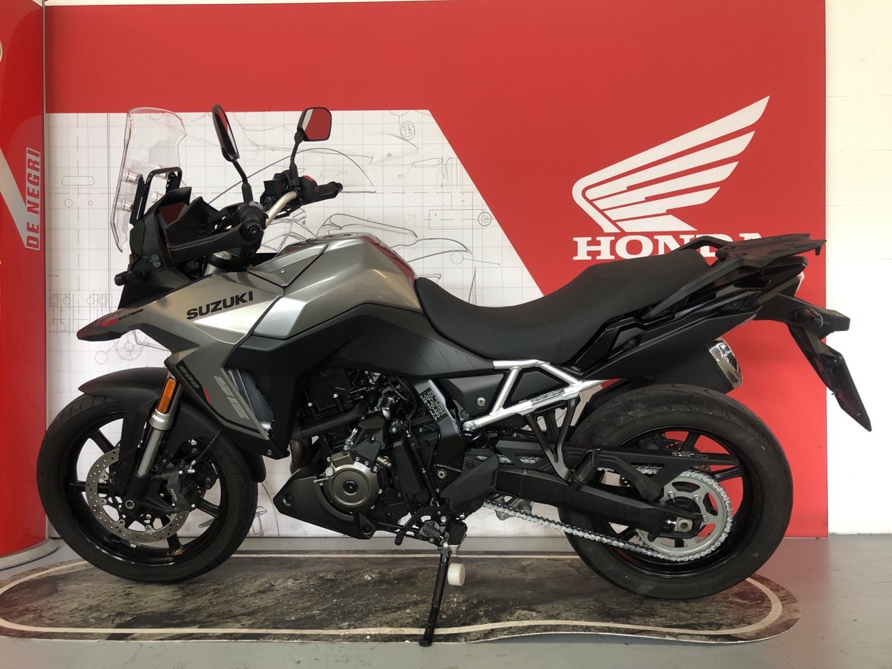 SUZUKI VSTROM800 2025 7200EUR (1)