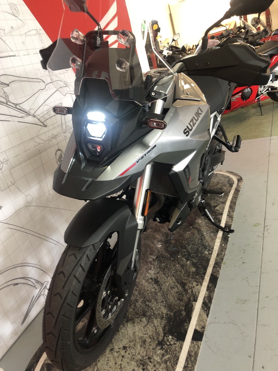 SUZUKI VSTROM800 2025 7200EUR (4)
